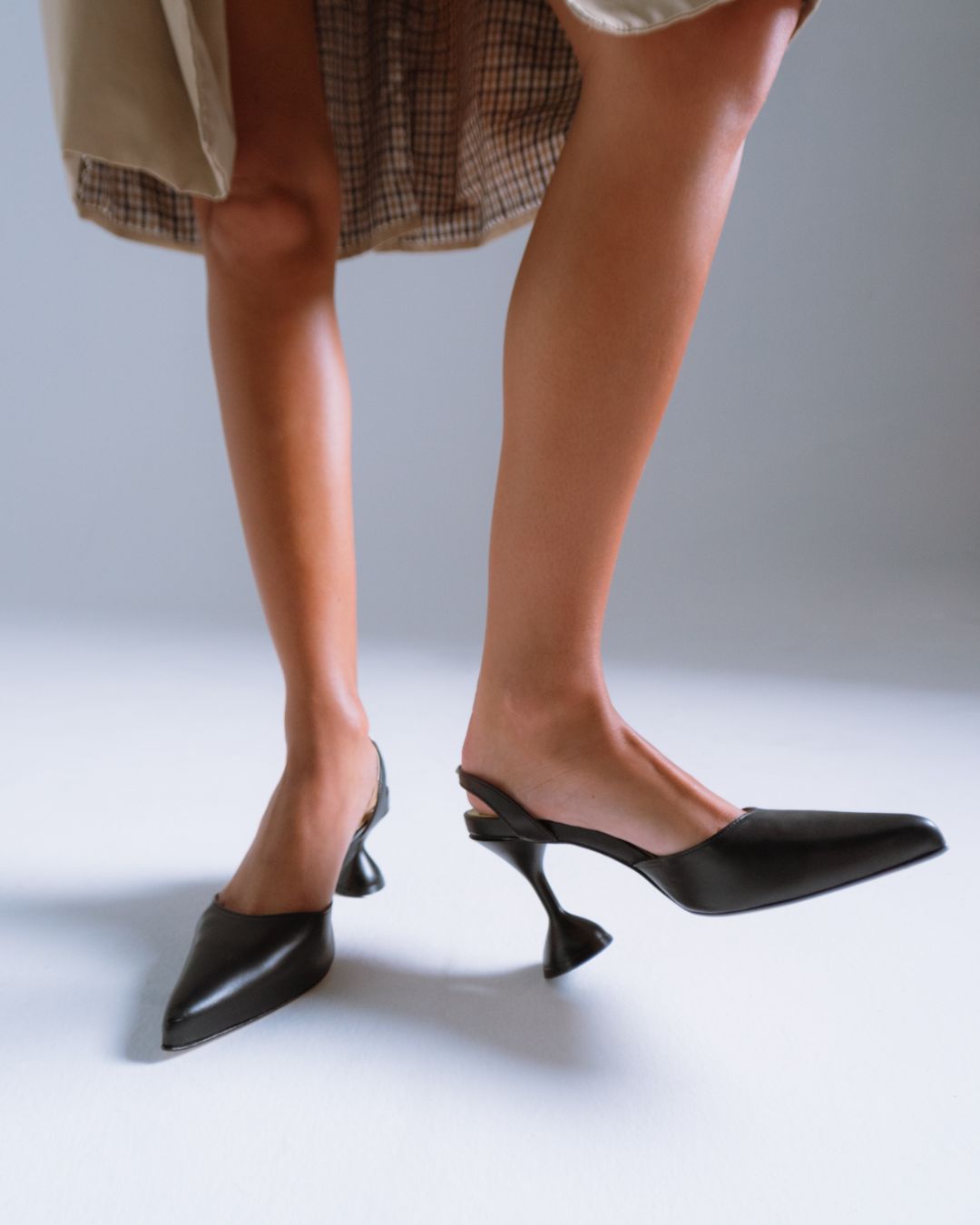 Praia Pump in Black