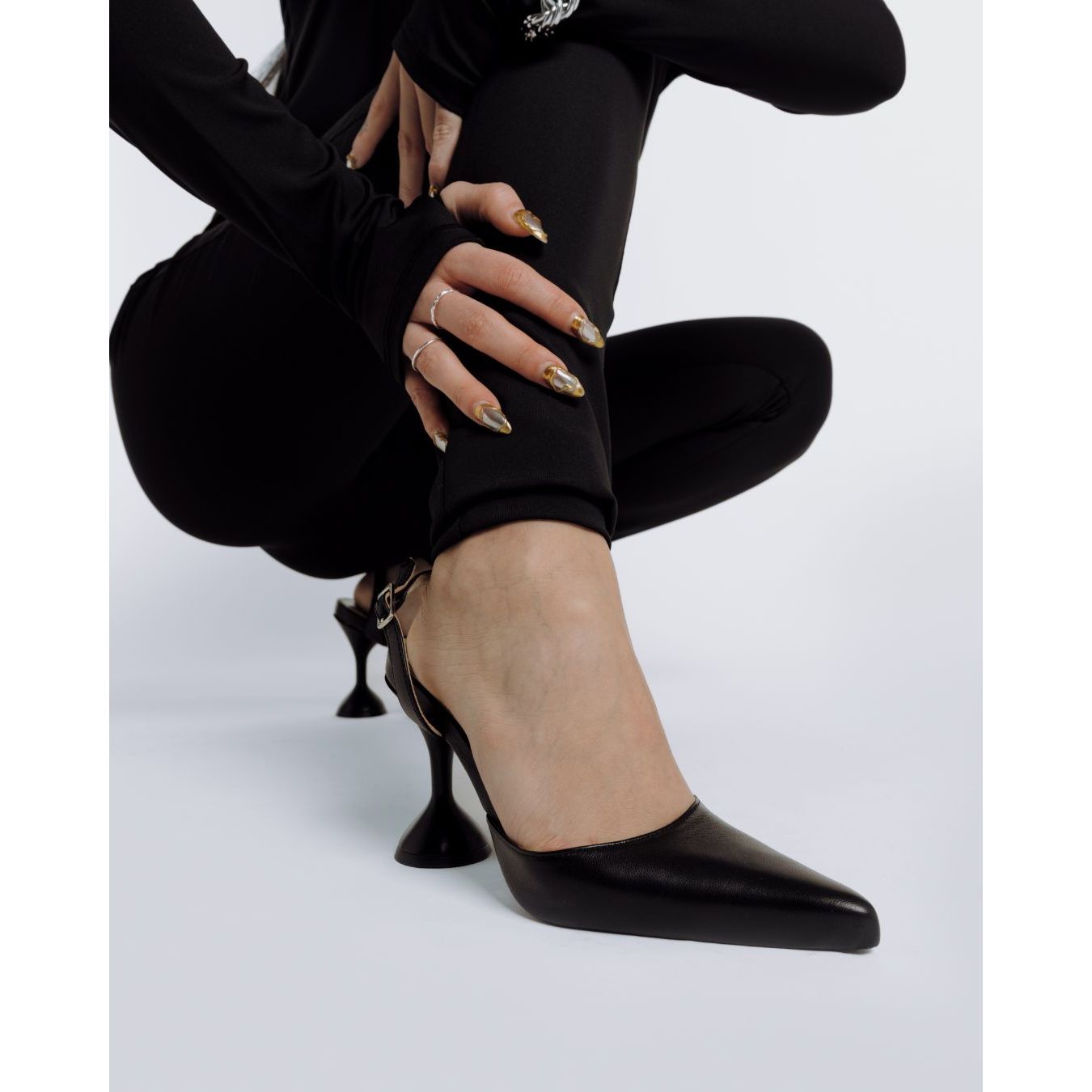 Praia Pump in Black