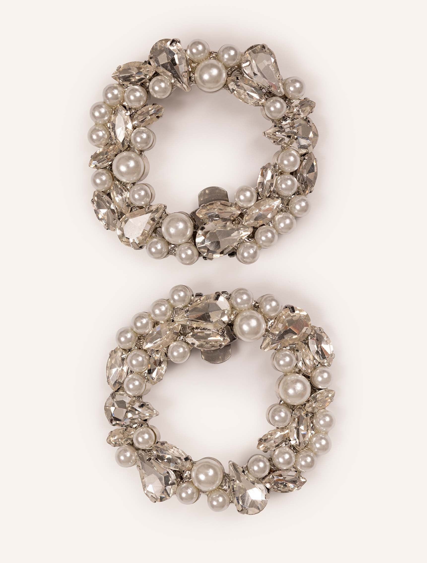 Frida Pearl Infinity Clip On